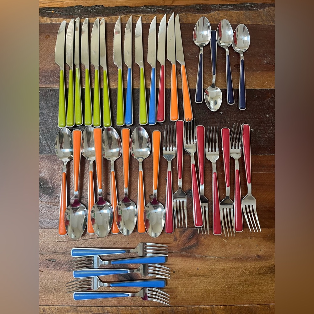 Fiestaware merengue silverware set 37 piece